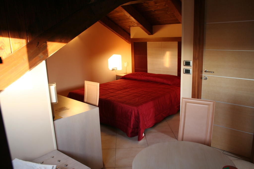 Hotel Conte Ruggero Serra San Bruno Quarto foto