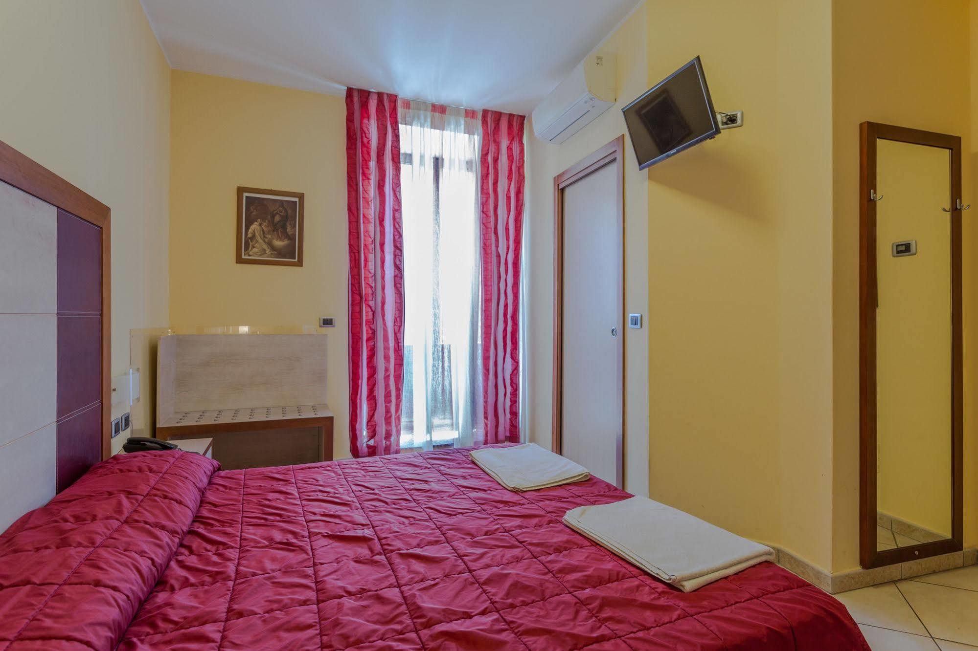 Hotel Conte Ruggero Serra San Bruno Exterior foto